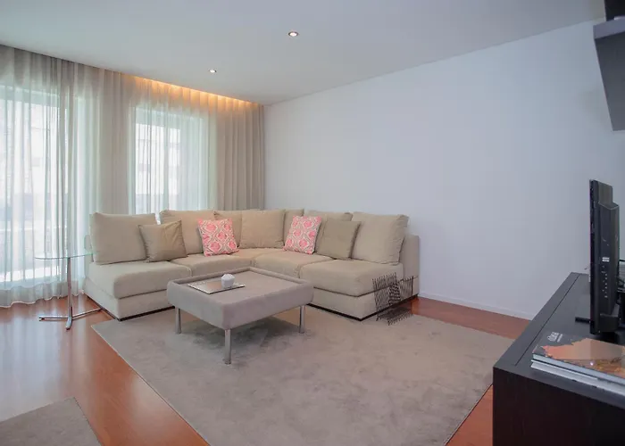 Liiiving In - Balcony Dragao View *